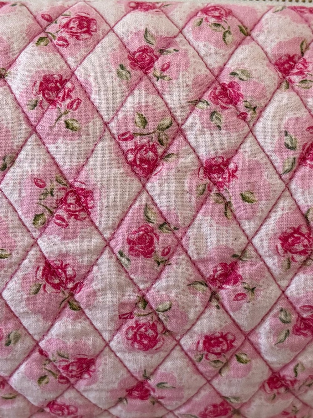 Love Shack Fancy Octavia Bag In Pink Divine
Quilted Romantic Cottagecore Floral - Picture 3 of 9